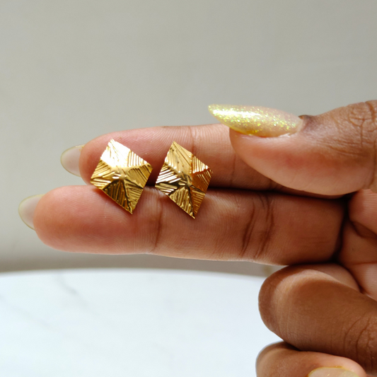 Gilded Leaf Textured Earring