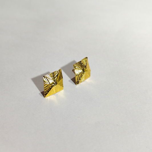 Gilded Leaf Textured Earring